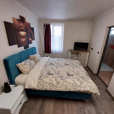 Apartment First December Орадя Экстерьер фото