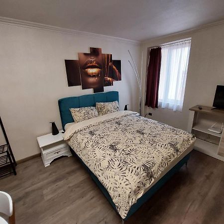 Apartment First December Орадя Экстерьер фото